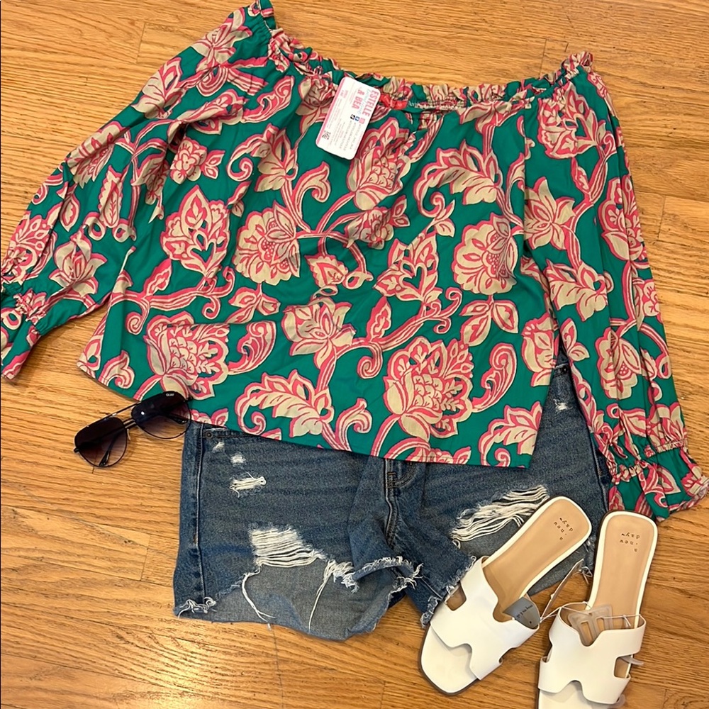 Flying Tomato Floral Off-Shoulder Top - Green and Pink